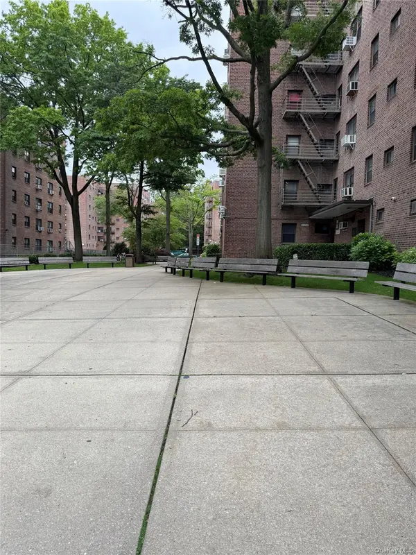 87-56 Francis Lewis Blvd #B31, Queens Village, NY 11427