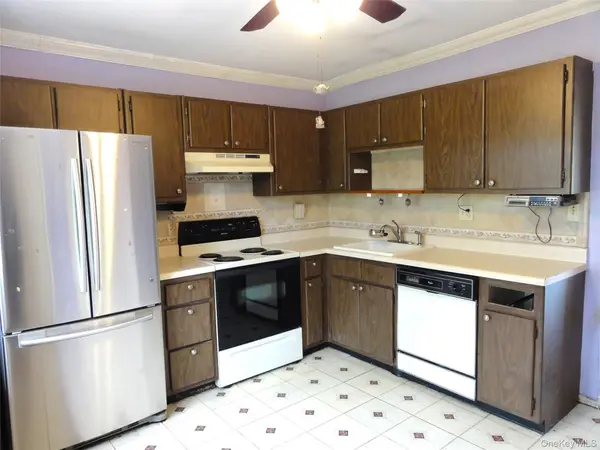 1840 Crompond RD #9D8, Peekskill, NY 10566
