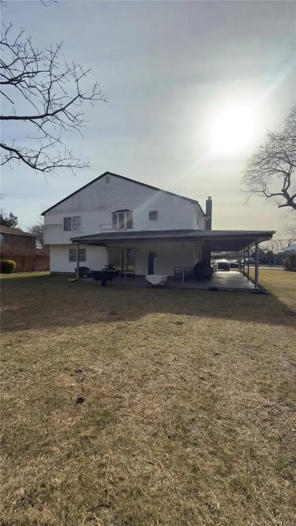 55 Parkway AVE, Amityville, NY 11701