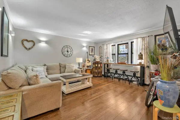 65 W Broadway #6A, Long Beach, NY 11561