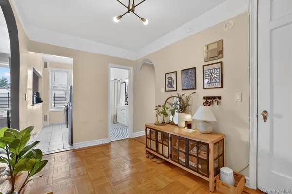 219 Bronx River Road #4N, Yonkers, NY 10704