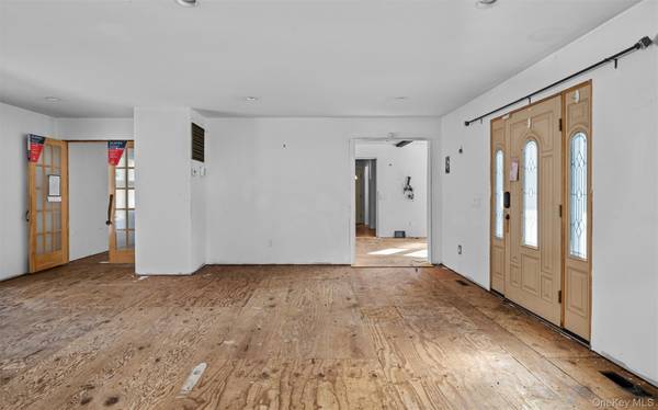 67 Church LN, East Hampton, NY 11937