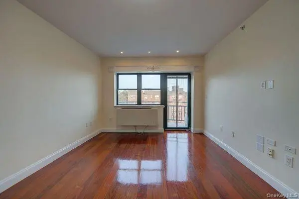 143-41 84 DR #8B, Briarwood, NY 11435