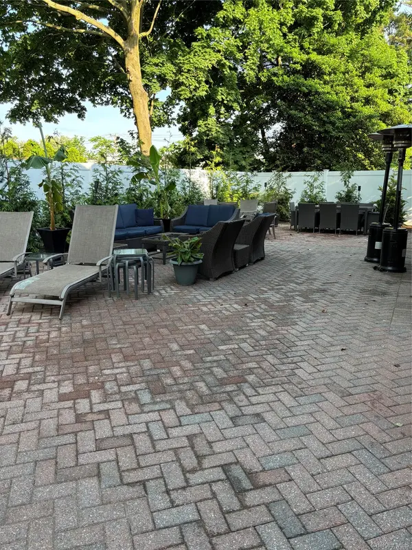2043 Ripley, Merrick, NY 11566