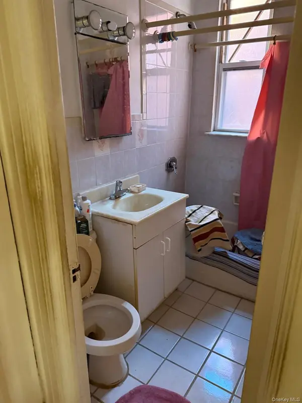1972 Ellis AVE, Bronx, NY 10472