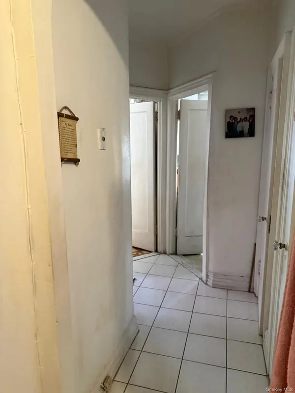 1972 Ellis AVE, Bronx, NY 10472