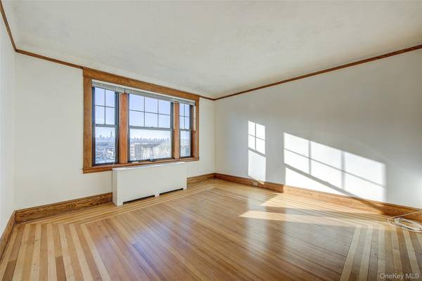 33-11 82nd ST #51, Jackson Heights, NY 11372