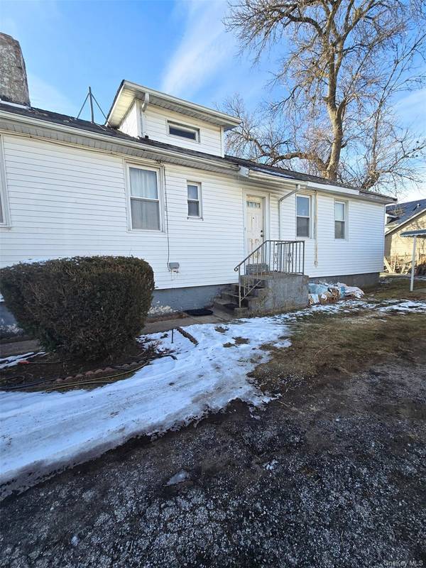 27 Midwood ST, Hempstead, NY 11550