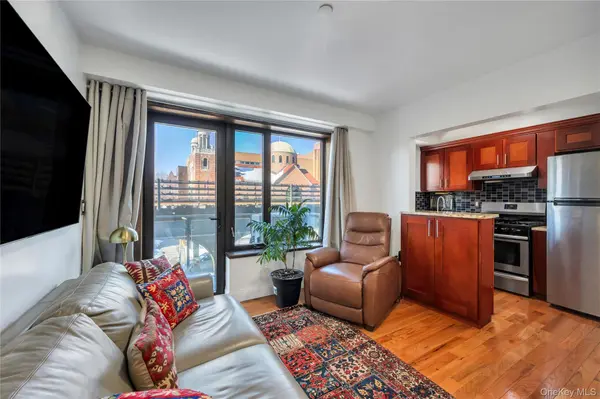 30-63 31st ST #301, Astoria, NY 11102