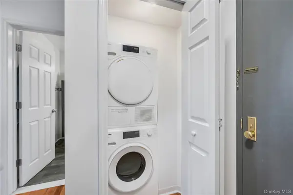 30-63 31st ST #301, Astoria, NY 11102