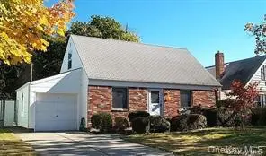 27 Richard ST, West Hempstead, NY 11552
