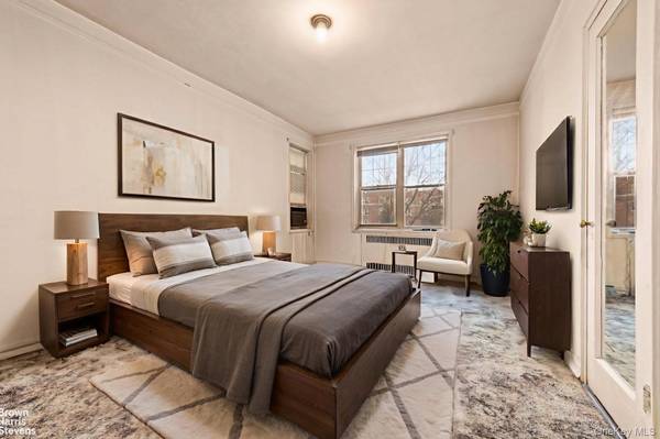 77-14 113th ST #3O, Forest Hills, NY 11375
