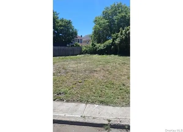 2261 Loretta RD, Far Rockaway, NY 11691