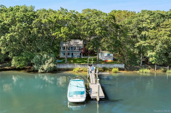 210 Redwood RD, Sag Harbor, NY 11963
