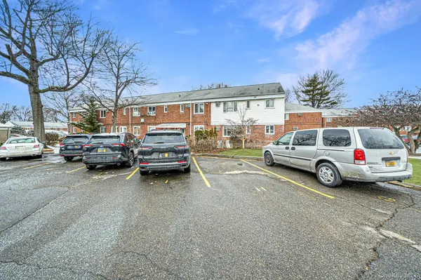 1346 Bell Blvd #211, Bayside, NY 11360