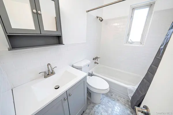 1346 Bell Blvd #211, Bayside, NY 11360