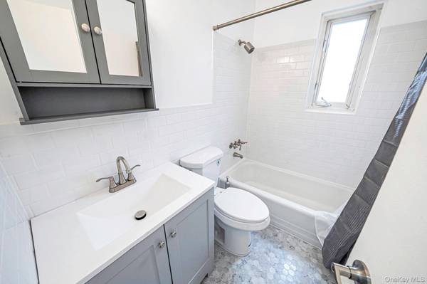 1346 Bell Blvd #211, Bayside, NY 11360
