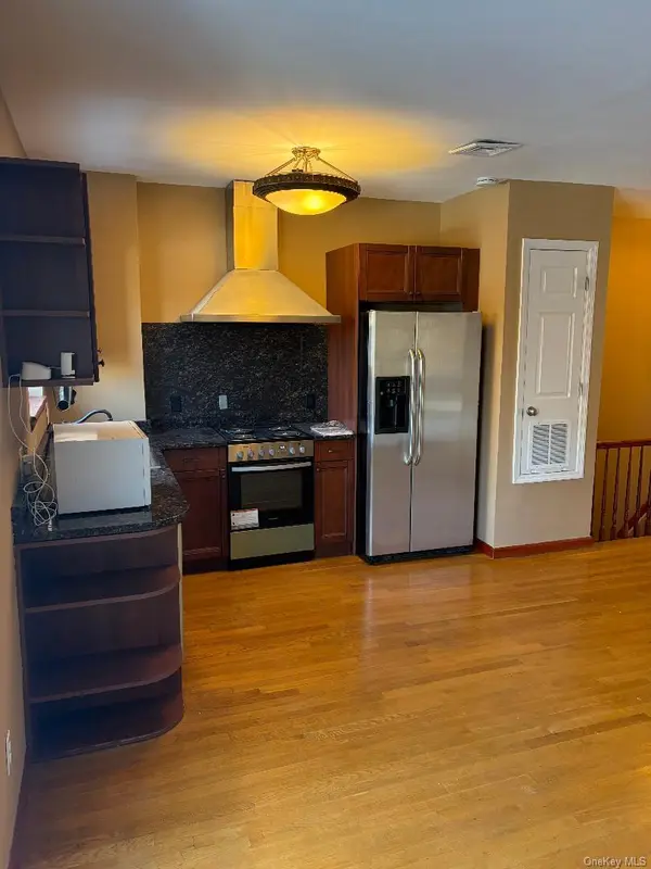 3014 31st AVE, Astoria, NY 11106