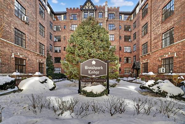 292 Main ST #6A, White Plains, NY 10601
