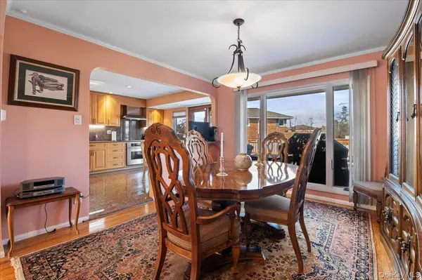 780 Regent DR, Westbury, NY 11590