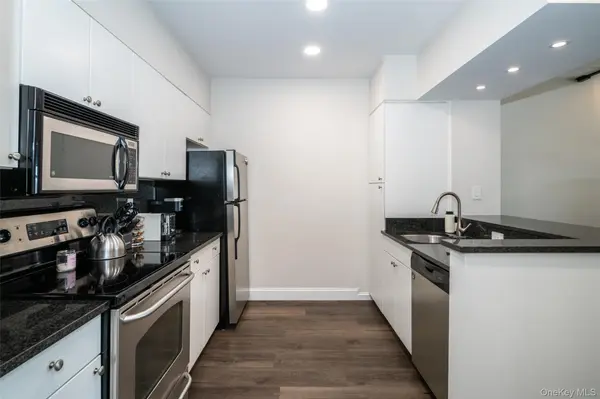 100 New Roc City Place #405, New Rochelle, NY 10801