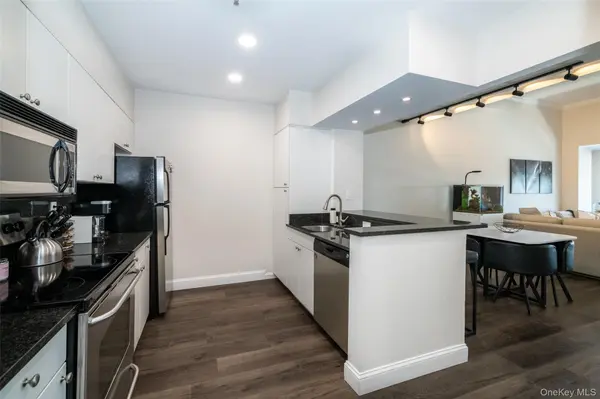 100 New Roc City Place #405, New Rochelle, NY 10801