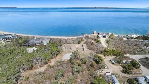 623 Lazy Point RD, Amagansett, NY 11930