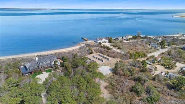 623 Lazy Point RD, Amagansett, NY 11930