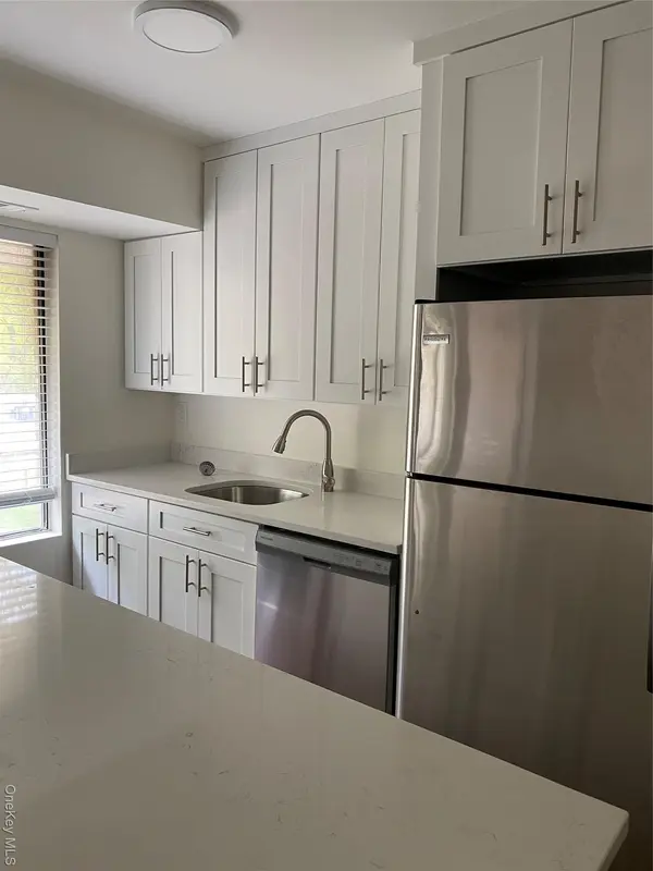1 pueblo CT #p1, Coram, NY 11727
