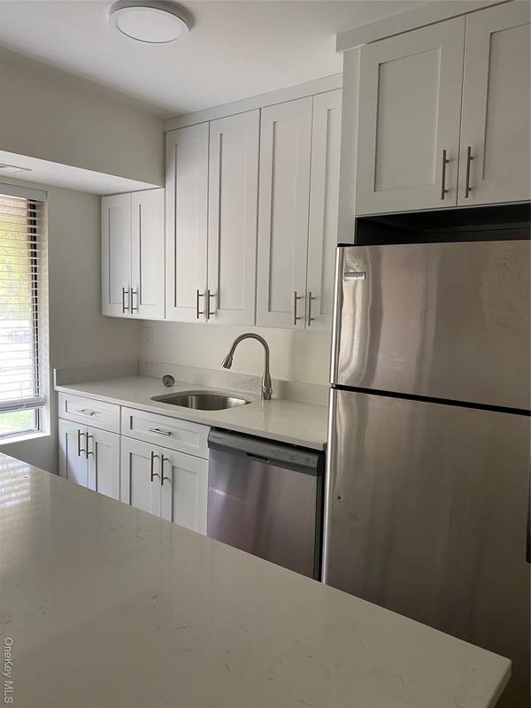 1 pueblo CT #p1, Coram, NY 11727