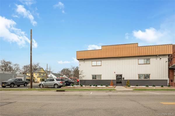 429 W Main ST, Patchogue, NY 11772