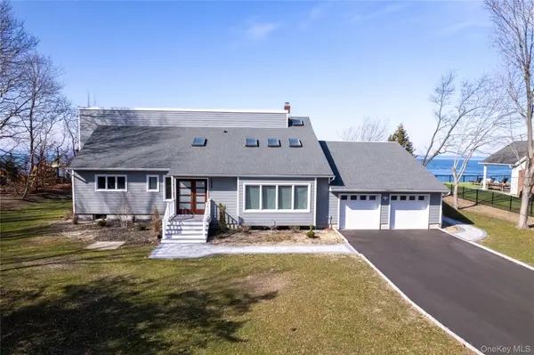 43 Waterview DR, Sound Beach, NY 11789