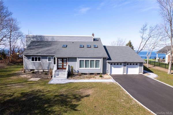 43 Waterview DR, Sound Beach, NY 11789