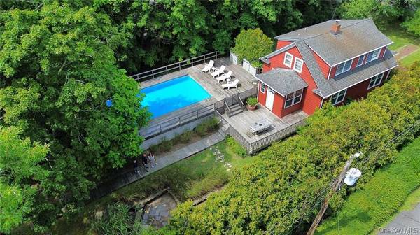 30 Vail AVE, East Quogue, NY 11942