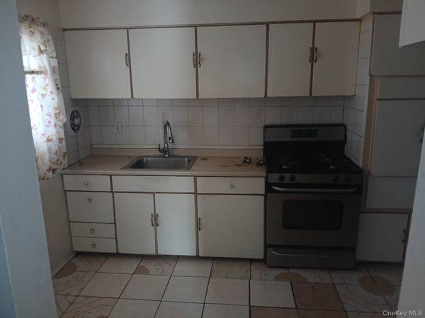 255-29 149th RD, Rosedale, NY 11422