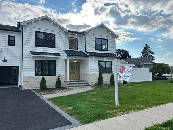 26 Essex RD, Bethpage, NY 11714