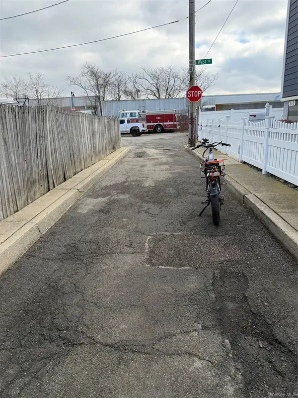 308 E 8th RD, Broad Channel, NY 11693