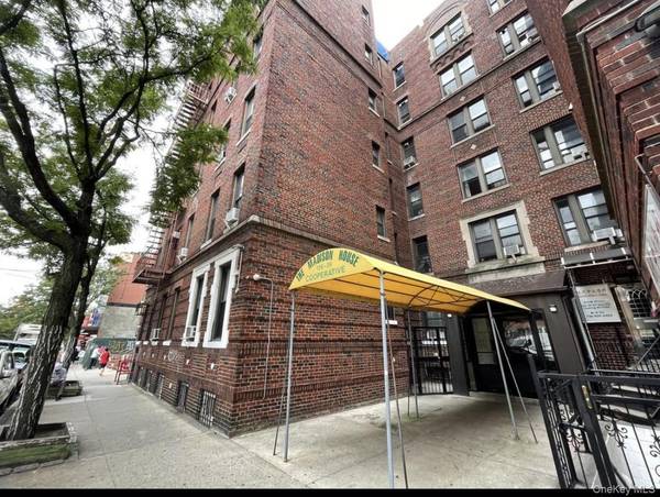 136-39 41st AVE #5D, Flushing, NY 11355