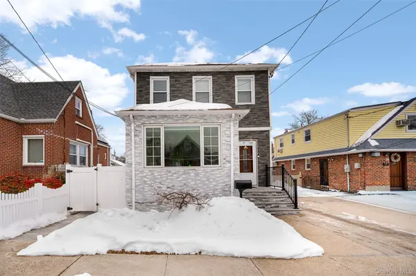 35 Barwick ST, Floral Park, NY 11001