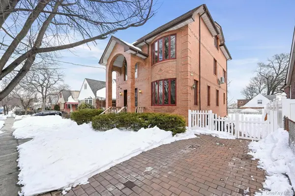 6537 169th ST, Fresh Meadows, NY 11365