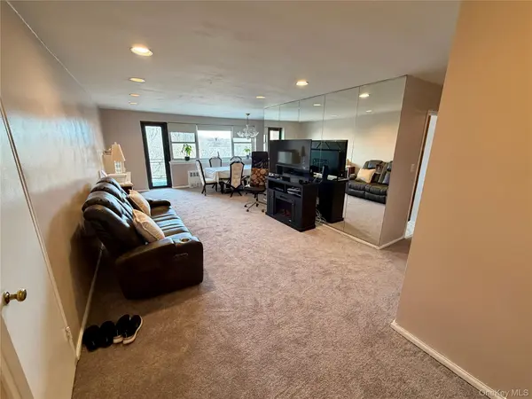 89-35 155 AVE #4C, Howard Beach, NY 11414