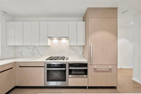 13327 39th AVE #3H, Flushing, NY 11354