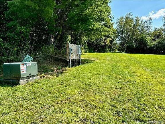 8 yellow city rd, Amenia, NY 12501