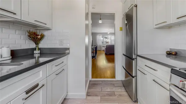 198-18 Pompeii AVE #2, Hollis, NY 11423