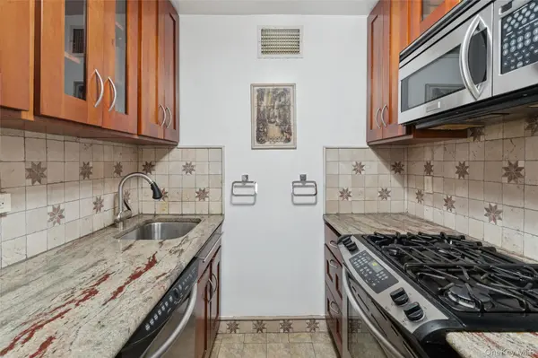 10230 66 RD #14A, Forest Hills, NY 11375