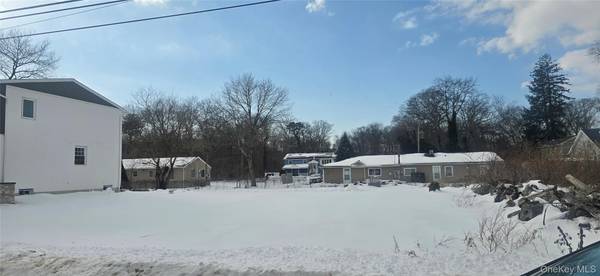 40 Spruce ST, Wyandanch, NY 11798