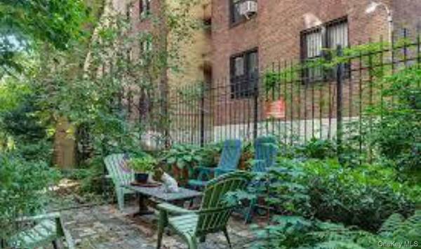 34-24 82nd. ST #1N, Jackson Heights, NY 11372