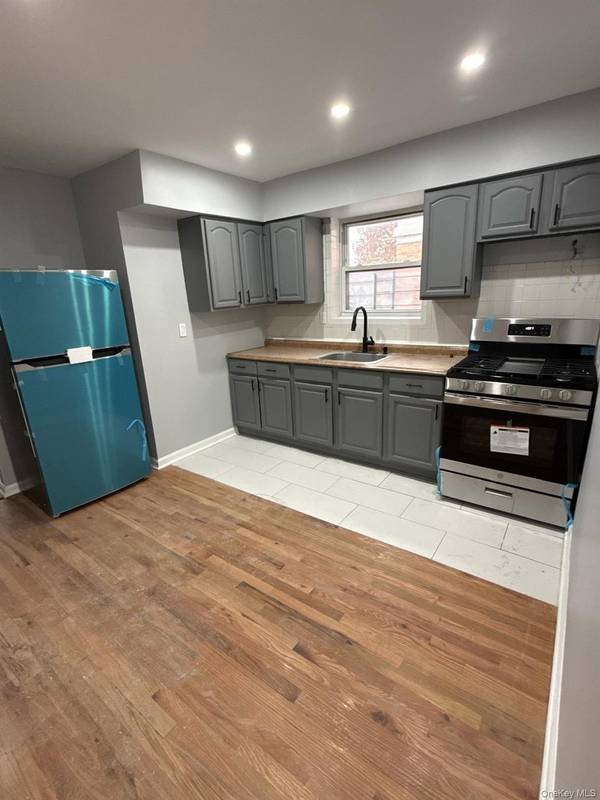 841 E 216th ST, Bronx, NY 10467