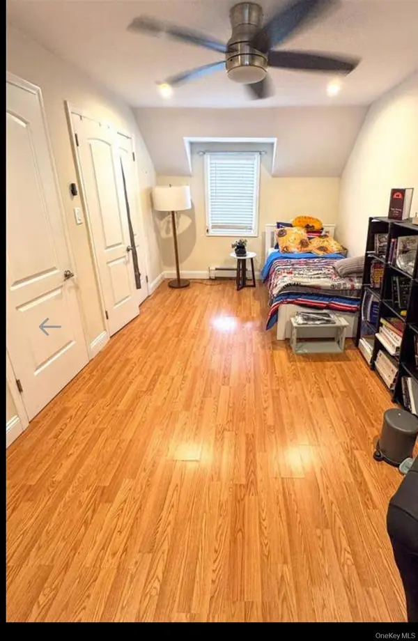 131 E Alhambra AVE, Lindenhurst, NY 11757