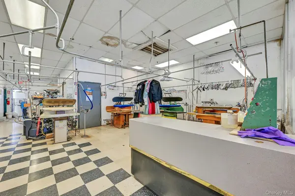 Address not disclosed, Spring Valley, NY 10977